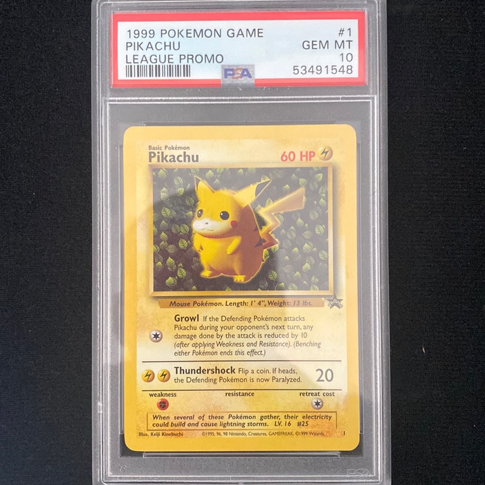 Pikachu Pokémon card